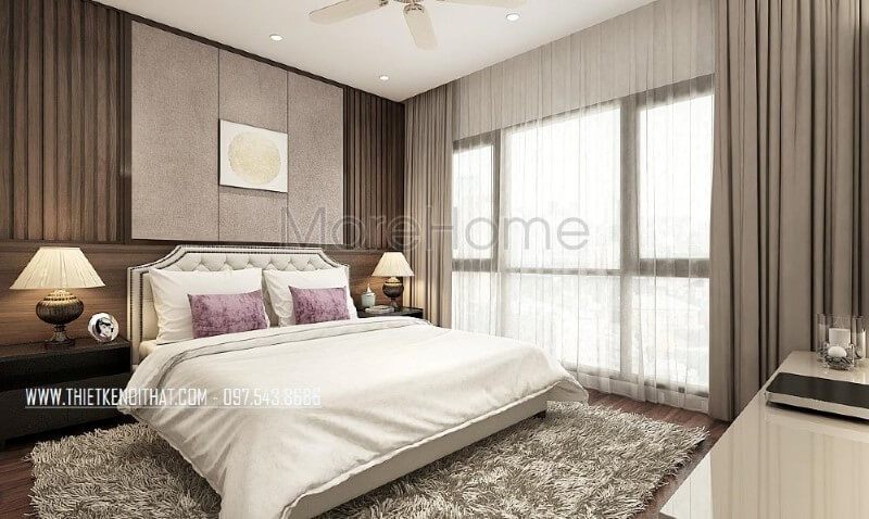 Giường ngủ bọc nệm gam sữa cùng họa tiết trang trí đẹp mắt từ các nút nệm cùng đường nét uốn lượn đầu giường tạo điểm nhấn độc đáo cho phòng ngủ master hiện đại. thiết kế nội thất chung cư